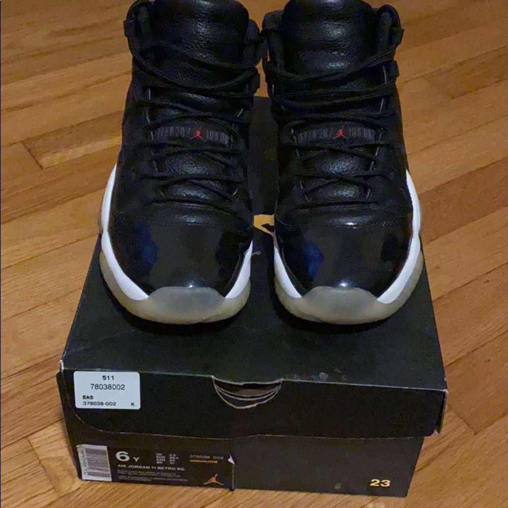 Air Jordon 11 Retro (BigKids)